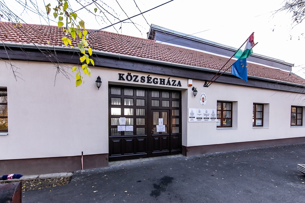 Doboz Községháza