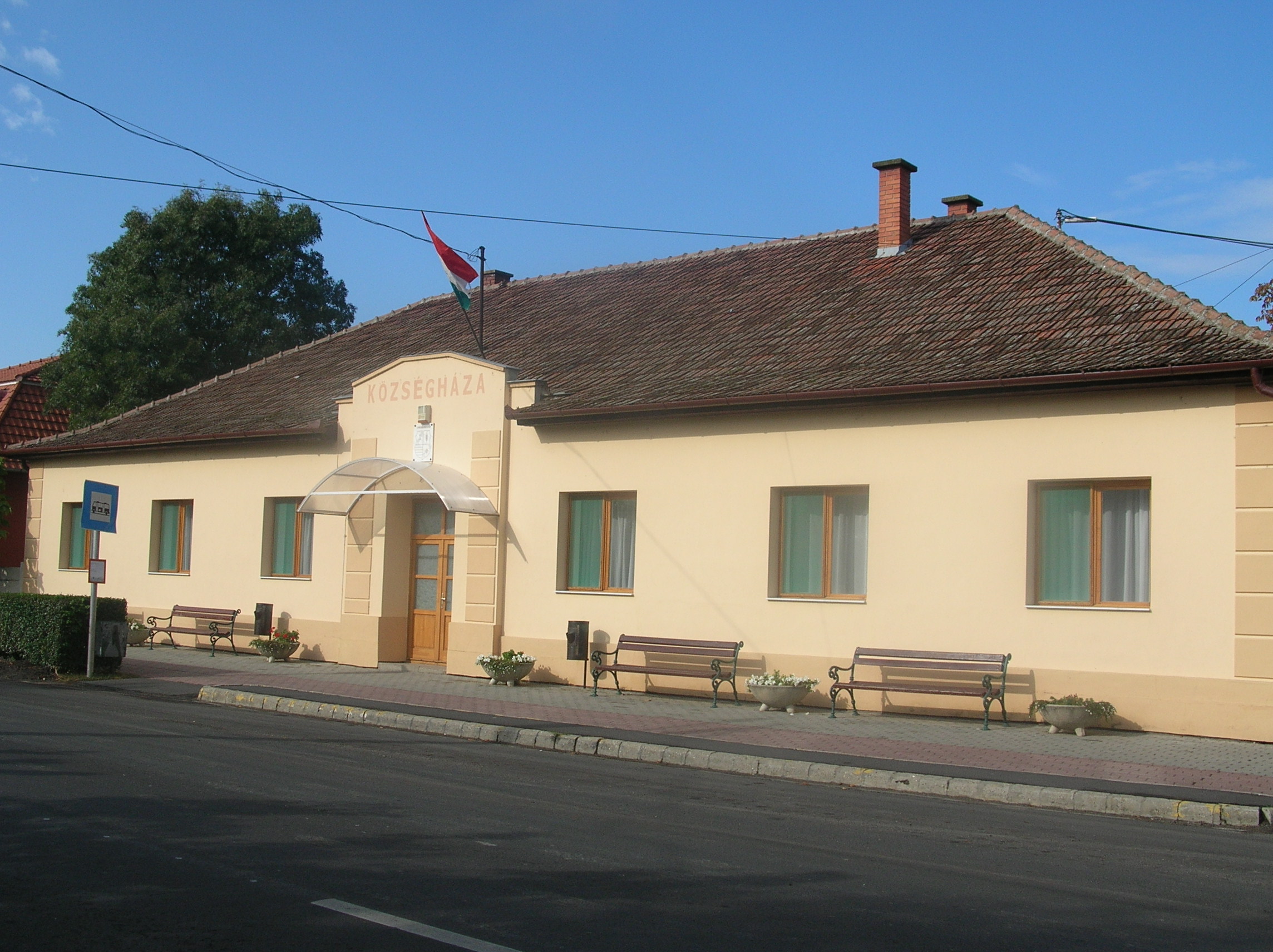 sarkadkeresztúr községháza